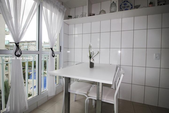 Mesinha na cozinha / Breakfast table in kitchen