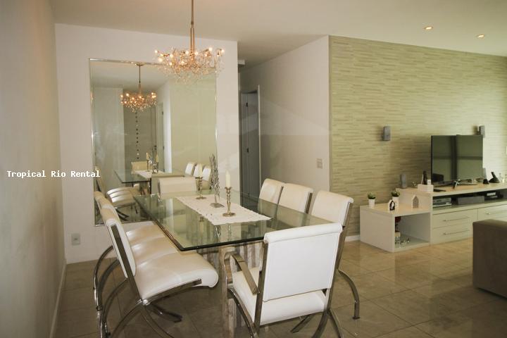 Mesa de jantar para 6 pessoas / Dining table for 6 people