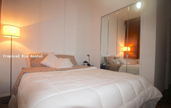 Quarto #2 com cama de casal / Room #2 with queen-sized bed