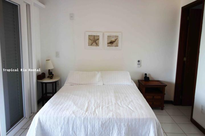 Quarto #2 com cama de casal / Room #2 with queen-sized bed