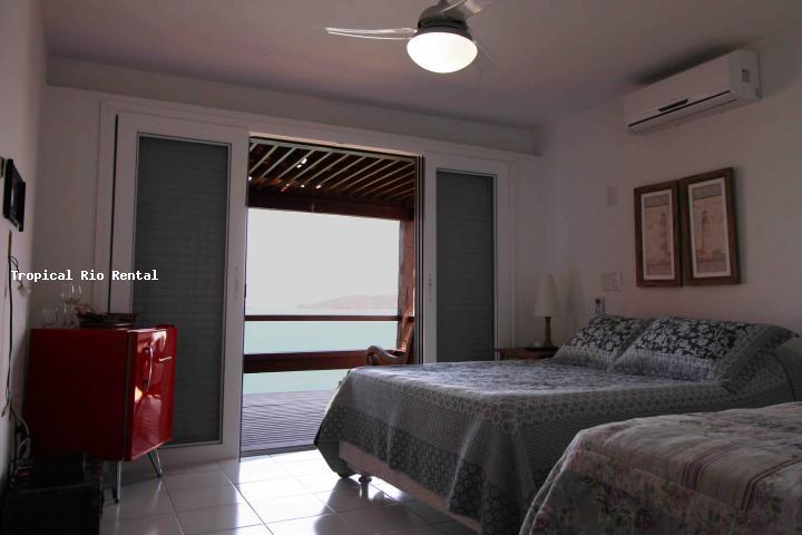 Quarto #3 com 1 cama de casal e 1 cama de solteiro / Bedroom #3 with 1 queen-sized bed and 1 single bed