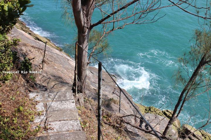 Caminho para o mar / Private path to the ocean