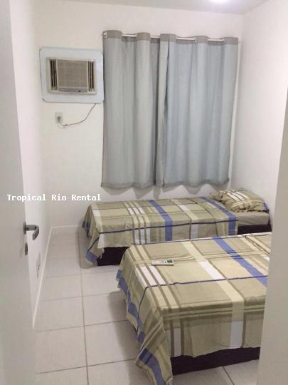 Quarto #2 com duas camas de solteiro / Room #2 with 2 single beds