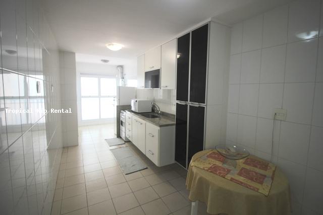 Cozinha espaosa e completa / Spacious and complete kitchen