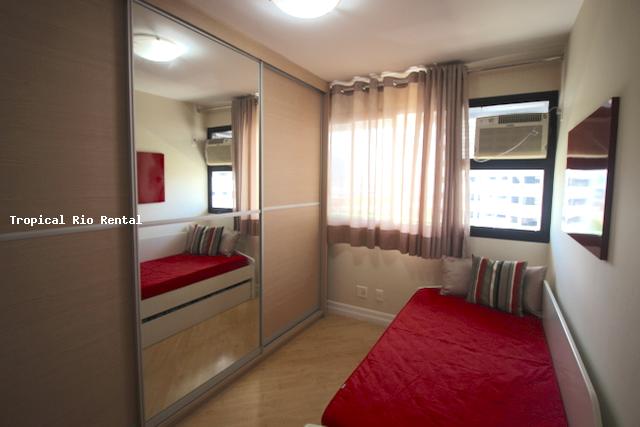 Quarto #2 com duas camas de solteiro / Room #2 with 2 single beds