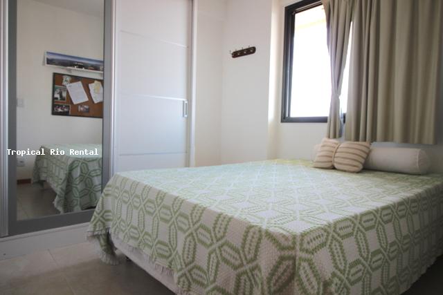 Quarto #2 com cama de casal / Room #2 with queen-sized bed