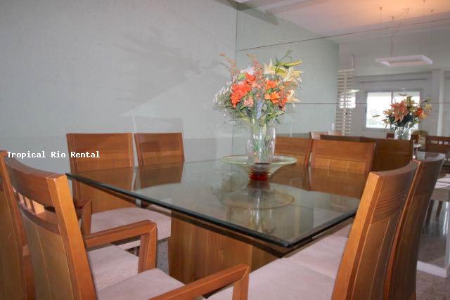 Mesa de jantar para 6 pessoas / Dining table for 6 people