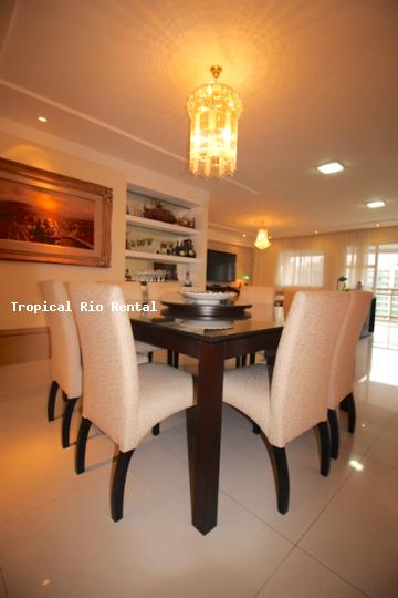 Mesa de jantar para 8 pessoas / Dining table for 8 people