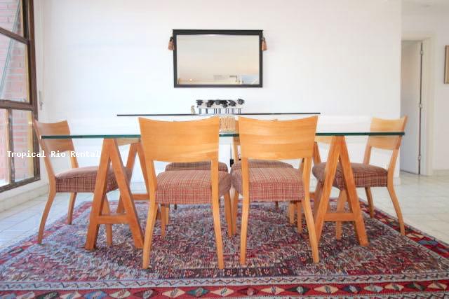 Mesa de jantar para 6 pessoas / Dining table for 6 people