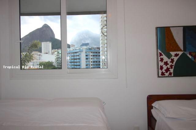 Vista da janela do quarto / View from the bedroom window