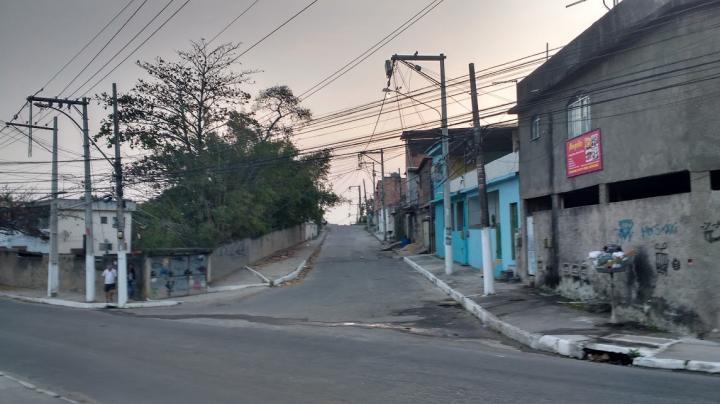 Rua Carlos Souza na Raul Veiga