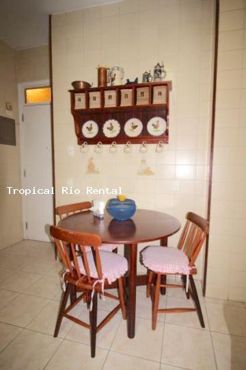 Mesinha na cozinha / Breakfast table in kitchen