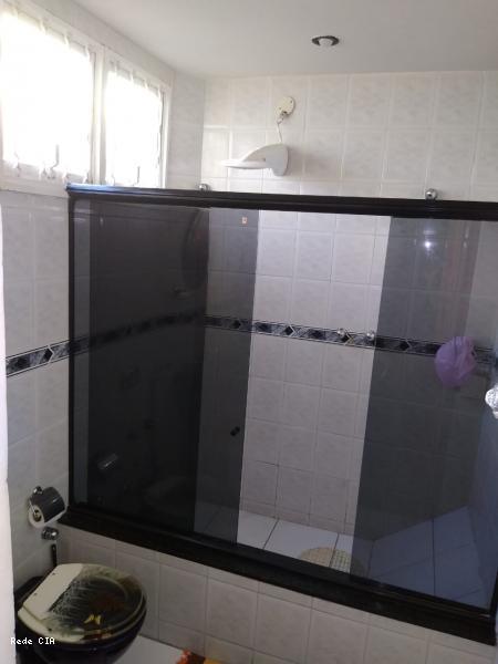 Banheiro com box blindex