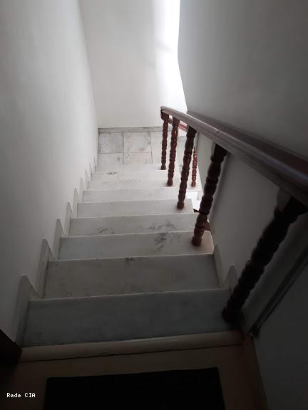Escada de mrmore branco