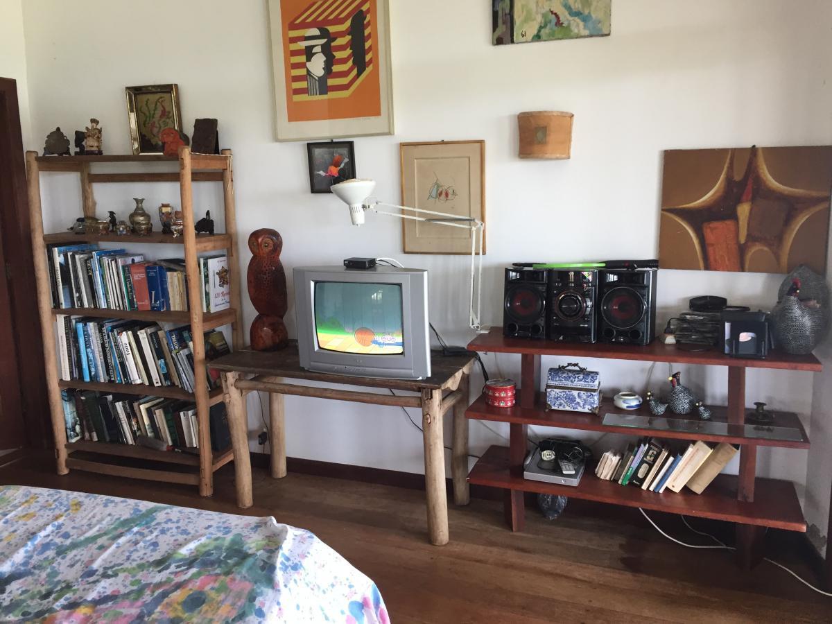 Casa grande e toda no assoalho