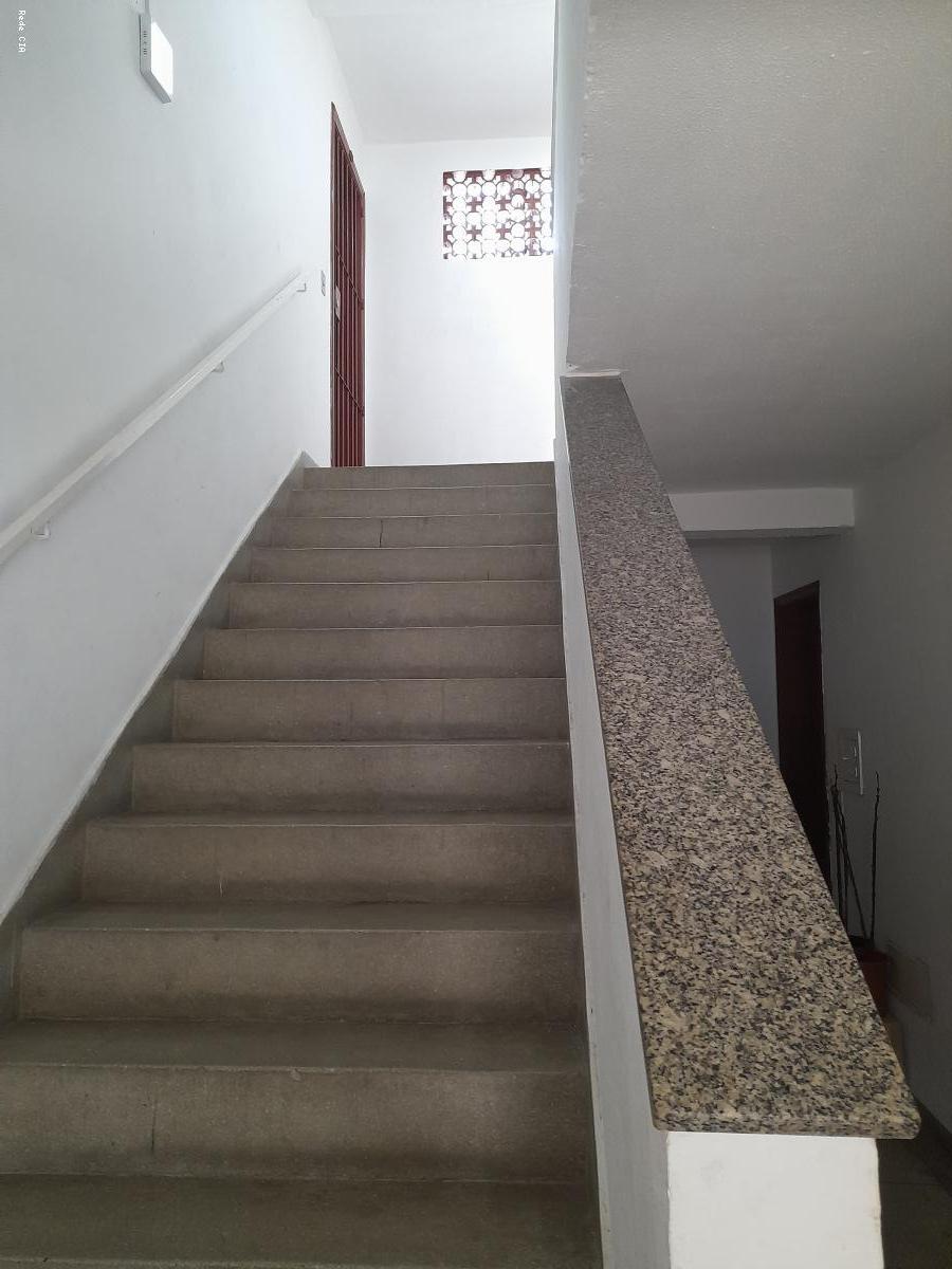 Escada para acesso ao apartamento