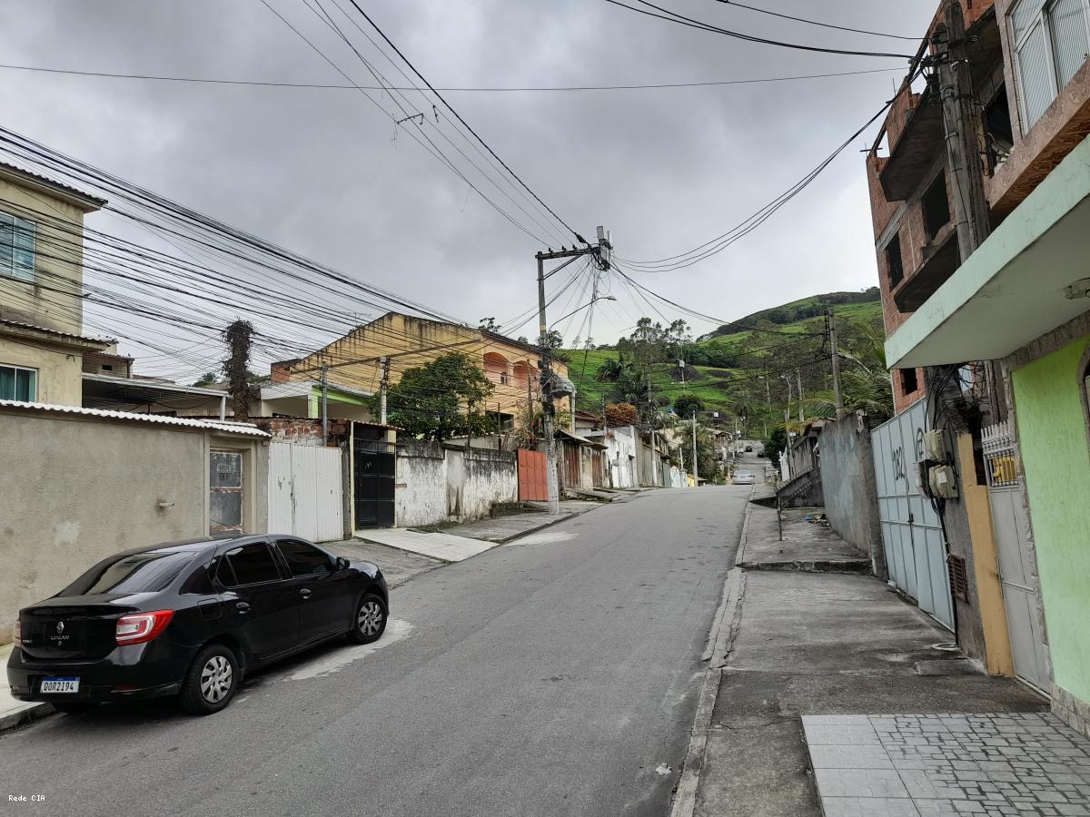 Rua de acesso a Praa do Rocha