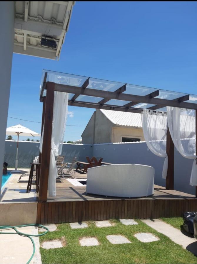 Gazebo com telhado transparente