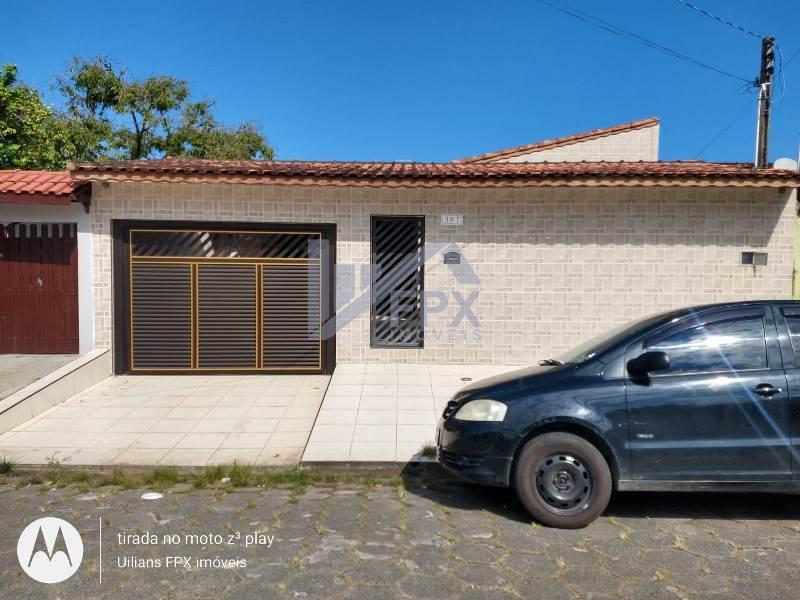 Casa no Balneário Gaivota em Itanhaém, São Paulo, 1,6 km do mar, em rua  calçada. R$ 250.000,00 