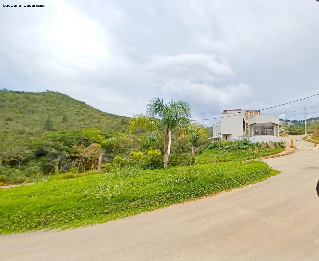 Lote prximo da portaria