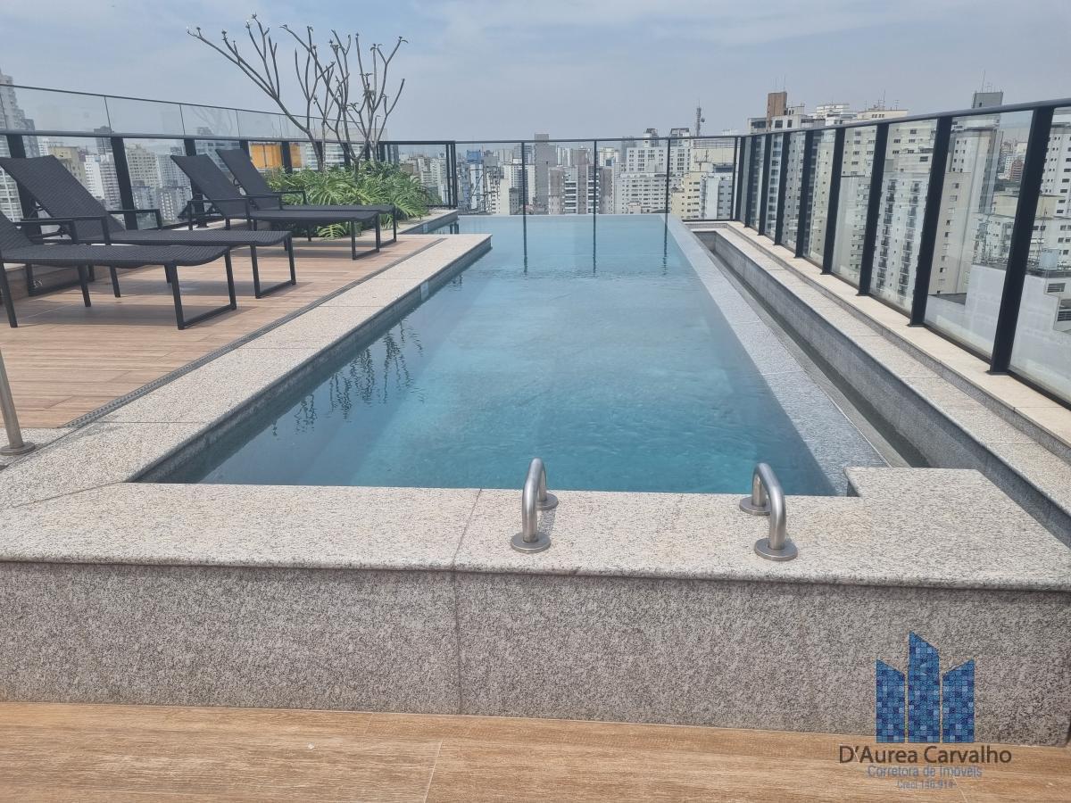 Piscina com Borda Infinita e Solarium