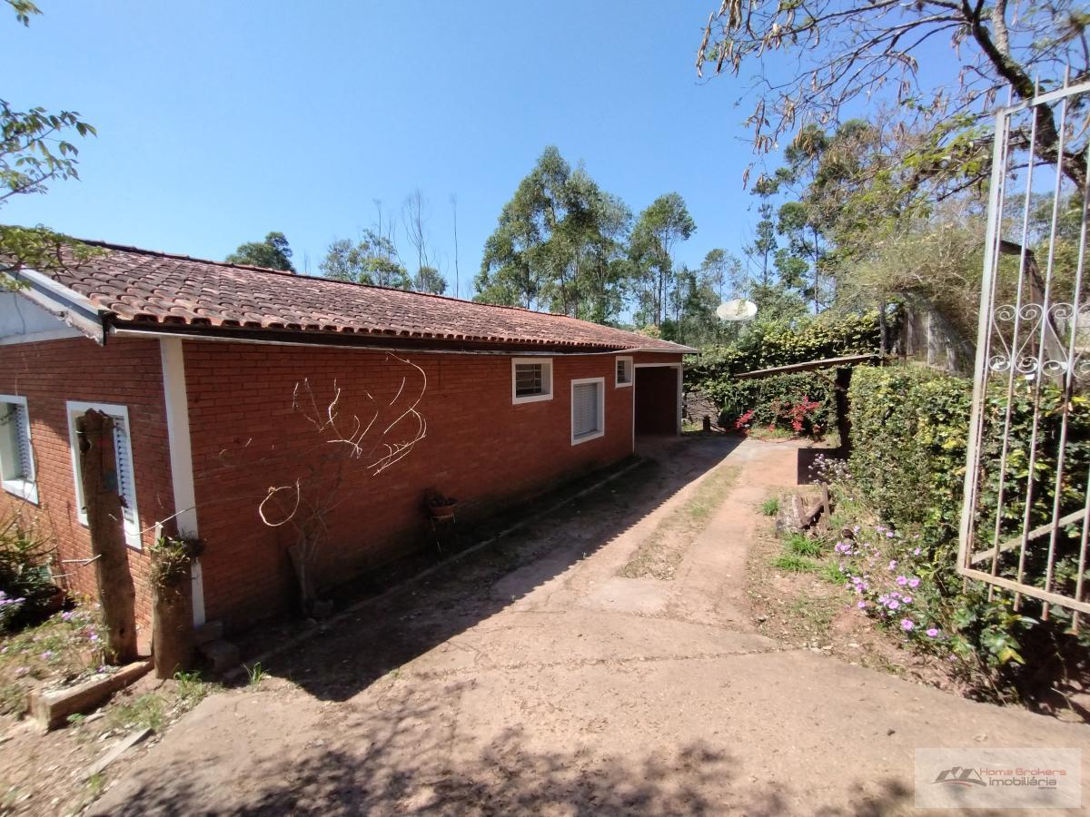 Acesso para a frente e garagem