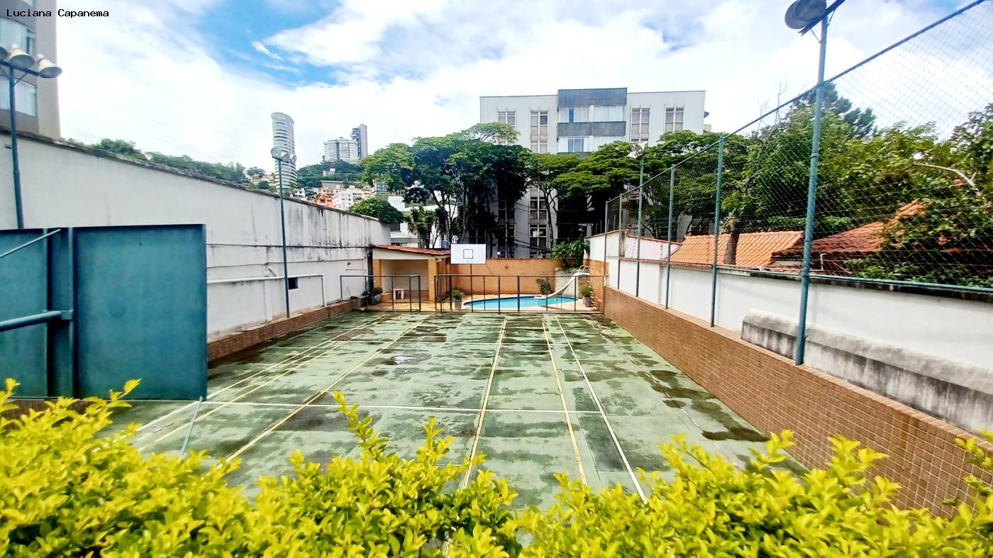 rea de Lazer - Piscina, quadra e churrasqueira