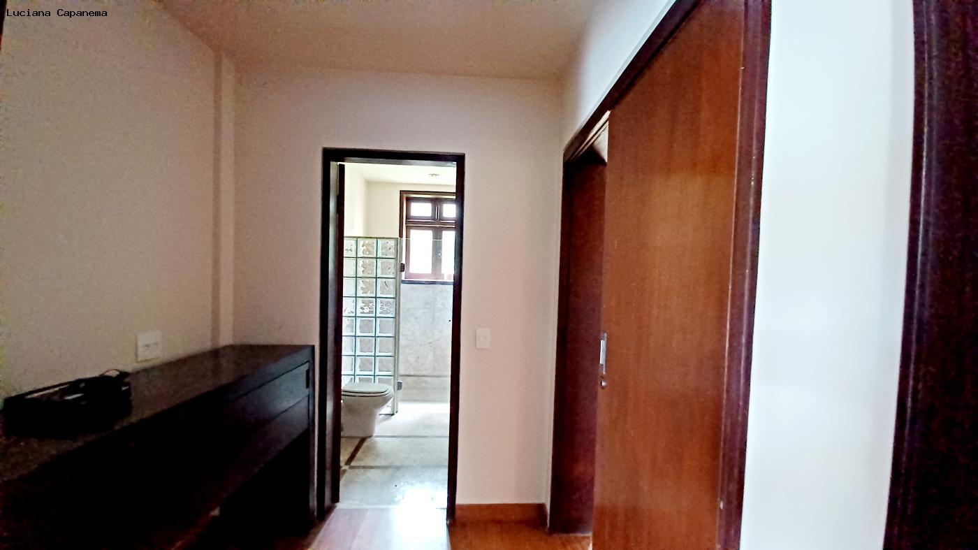 Quarto 01 , com banheiro - 1 Piso