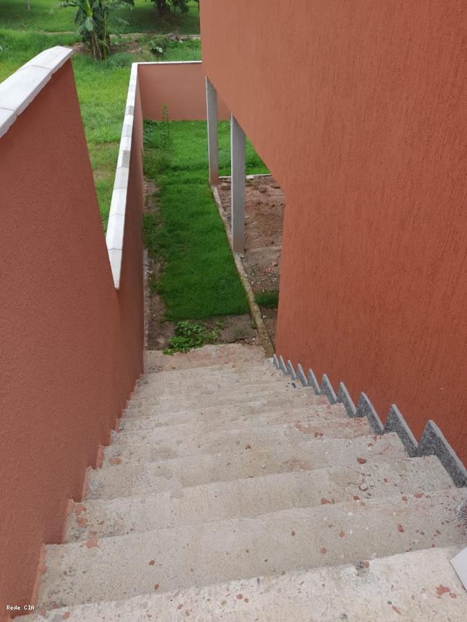 Escada de acesso ao quintal