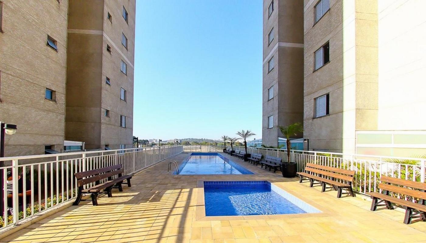 rea de piscinas (01 infantil e 01 adulto)