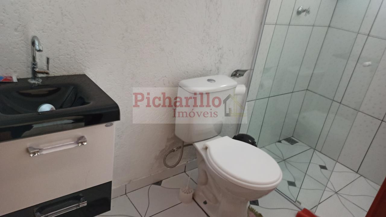 Vendo chácara  na Lagoa Dourada (Broa) com Habite-se - Tem 4 dormitórios e duas piscinas. 