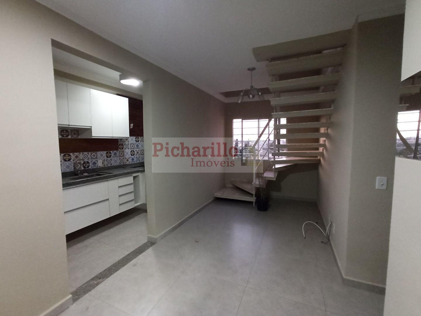 Cobertura com 133 m² - 3 dormitórios (1 suíte) com Ofurô e churrasqueira. Próximo a USP e Santa Casa - São Carlos/SP