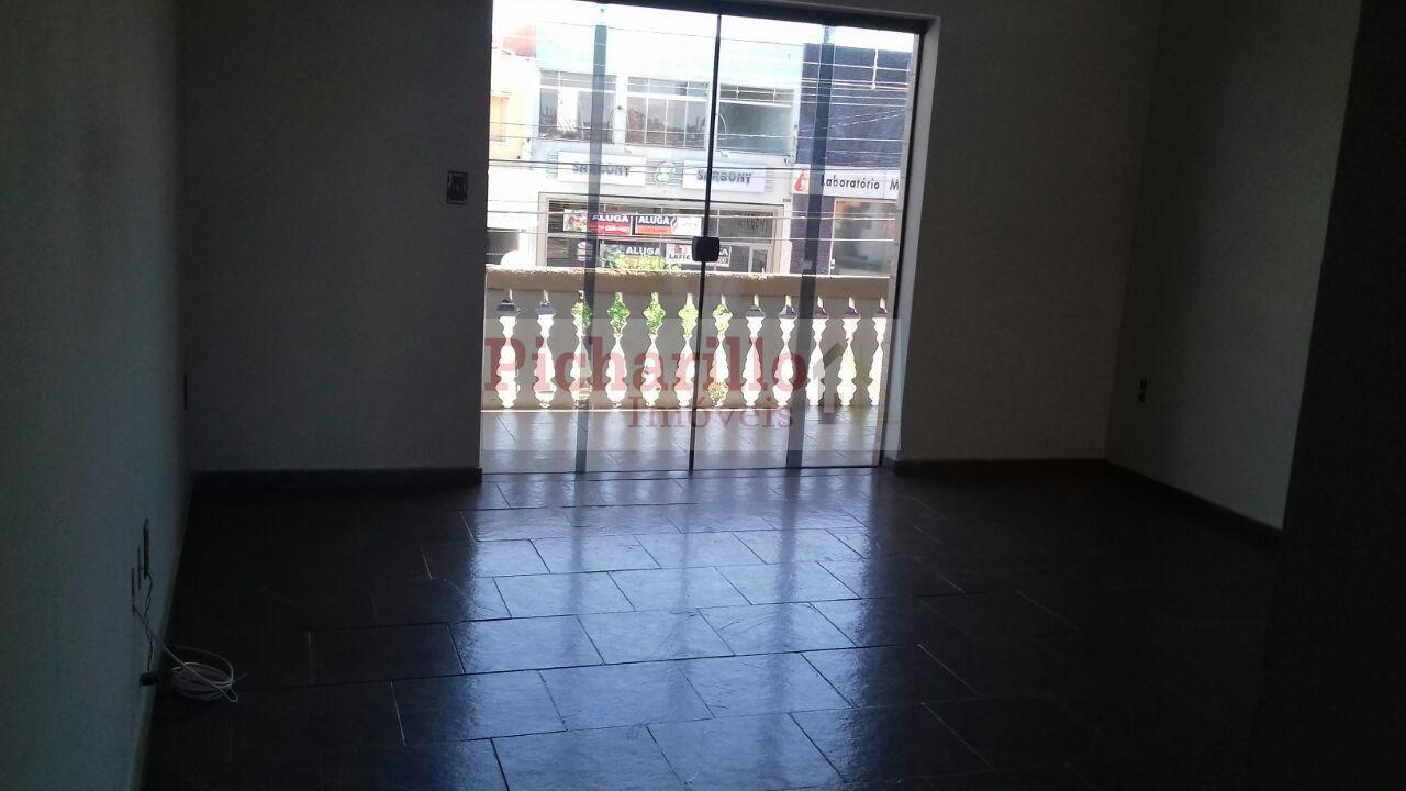 Sobrado e salão comercial na Rua Larga, com 450 m² - Vila Prado - São Carlos/SP