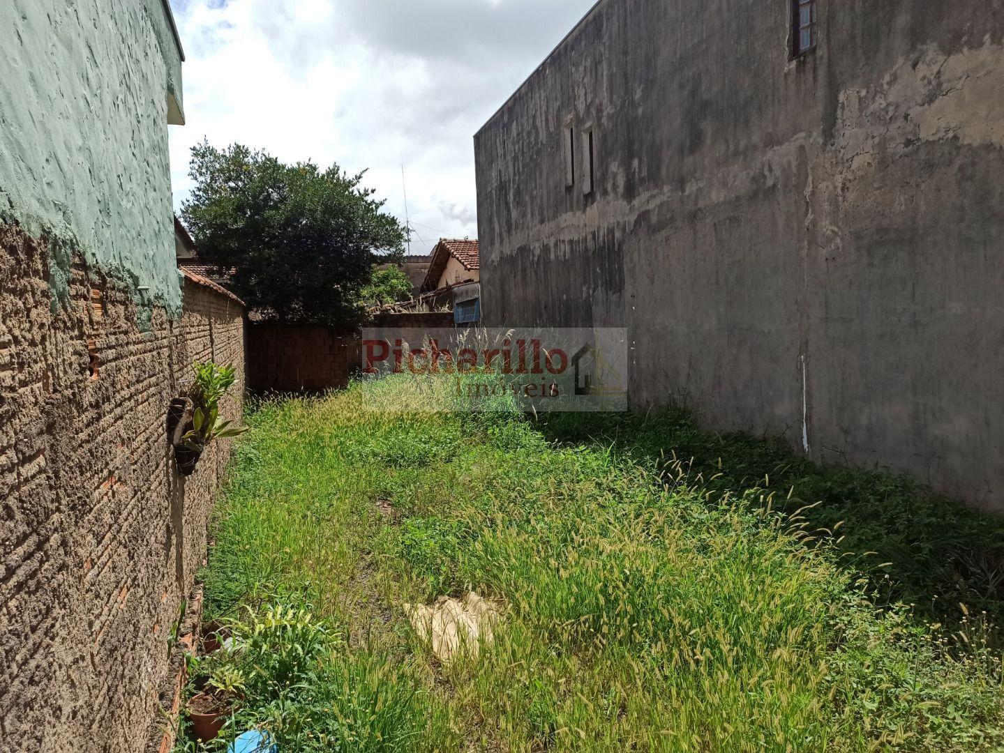 Casa com 3 dormitórios e mais um terreno - Jardim Cruzeiro do Sul - São Carlos/SP