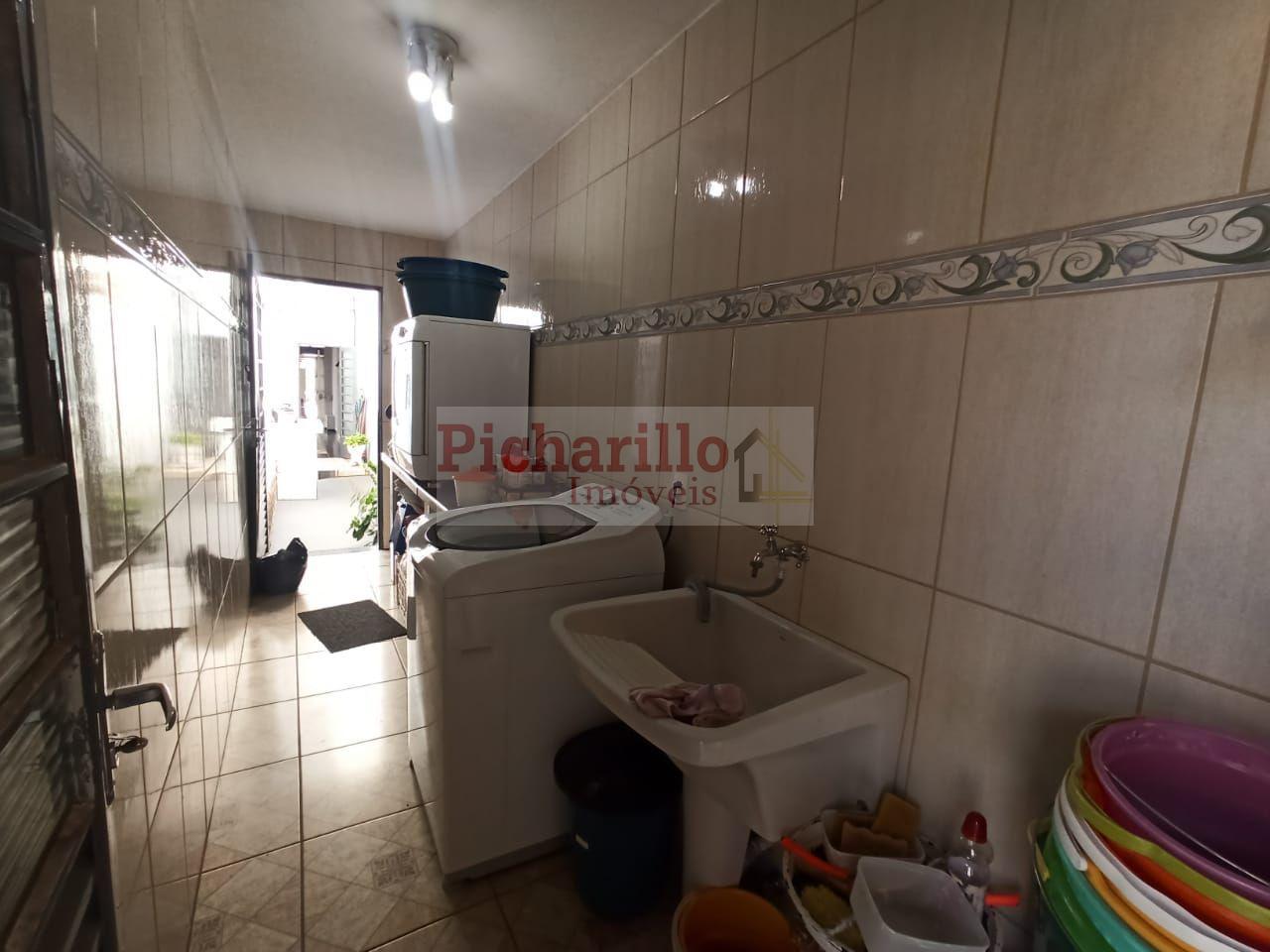 Casa com 3 dormitórios à venda, 250 m² por R$ 1.070.000 - Vila Nery - São Carlos/SP