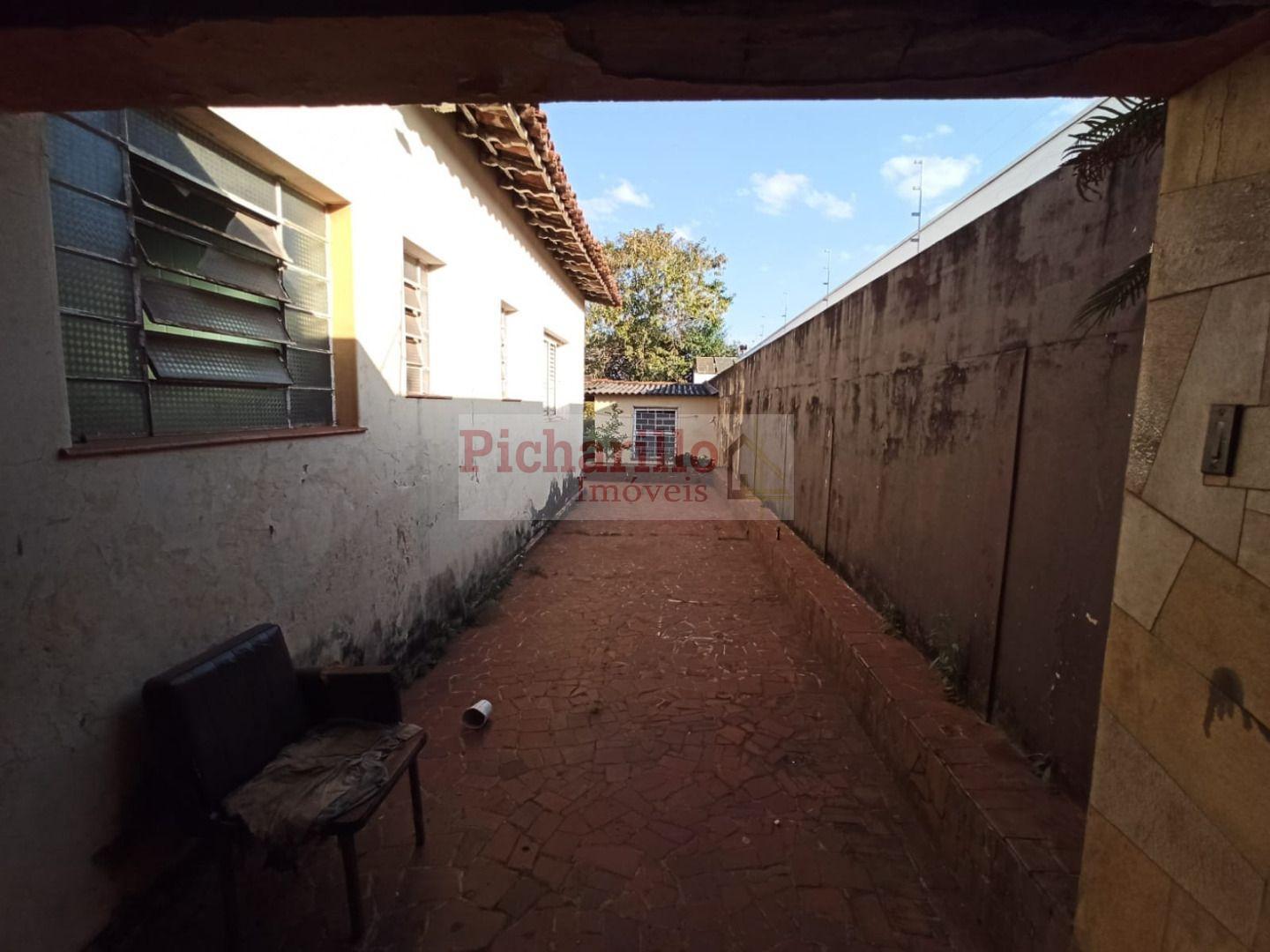 Casa com 3 dormitórios à venda, 200 m² por R$ 750.000 - Vila Nery - São Carlos/SP