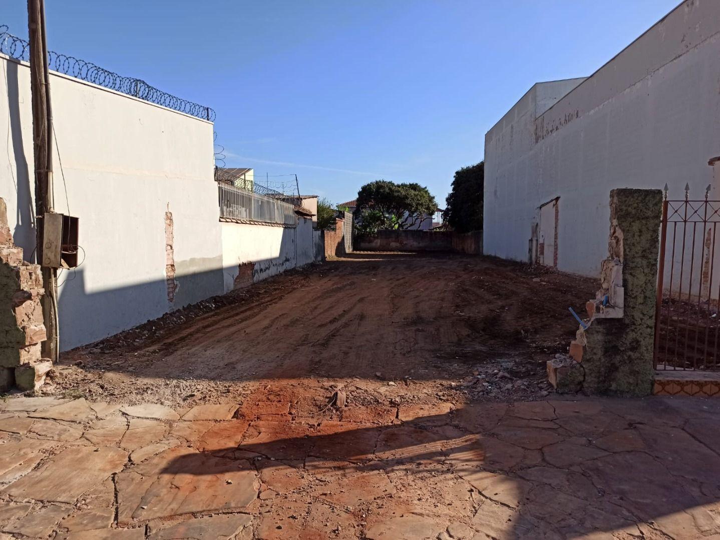 Terreno a venda com 505 m² na Avenida Sallum, no melhor quarteirão comercial da Vila Prado.