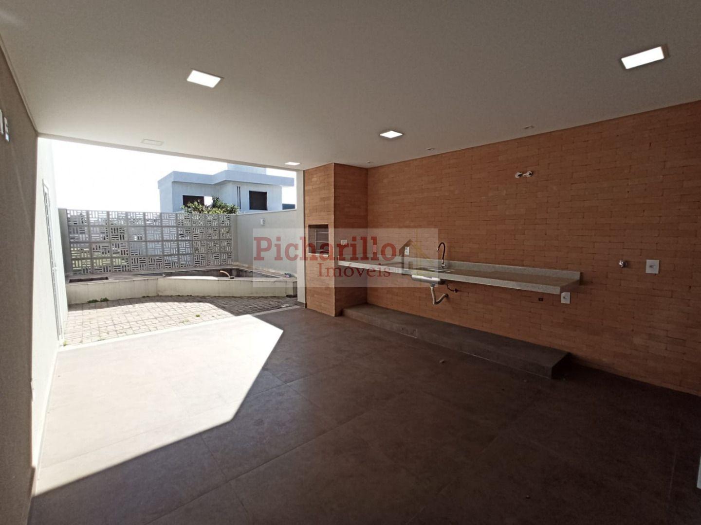 Casa com 3 dormitórios (1 suíte)  à venda, 180 m² no Faixa Azul - São Carlos/SP