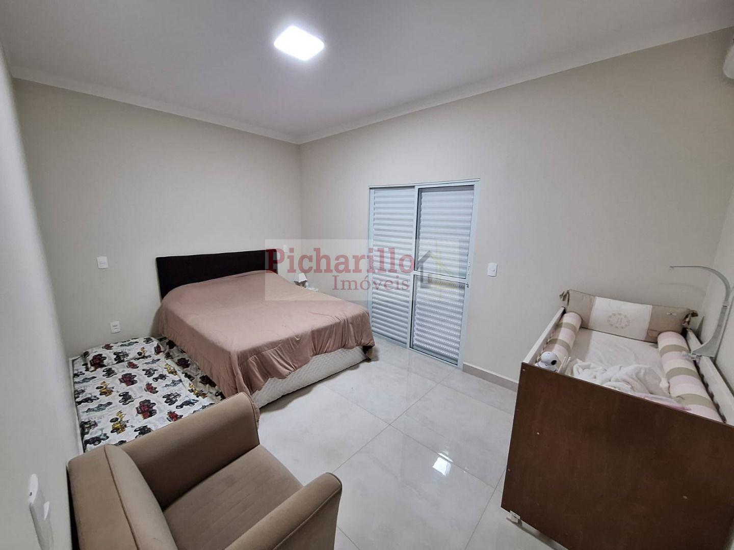 Casa com 3 dormitórios (1 suíte)  à venda, 180 m² - Jardim Nova São Carlos - São Carlos/SP
