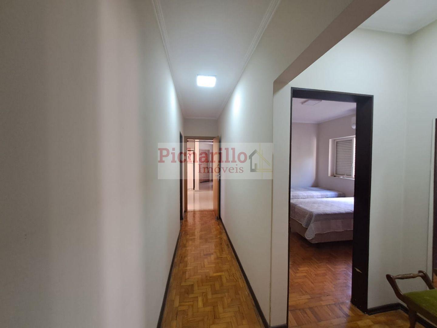 Casa com 3 dormitórios (1 suíte)  à venda, 200 m² - Vila Nery - São Carlos/SP