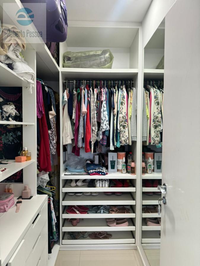 closet sute 2