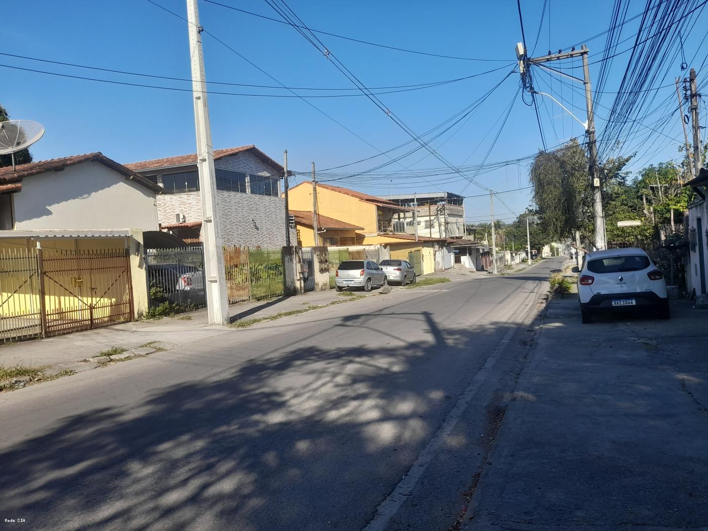 Rua em frente ao condomnio