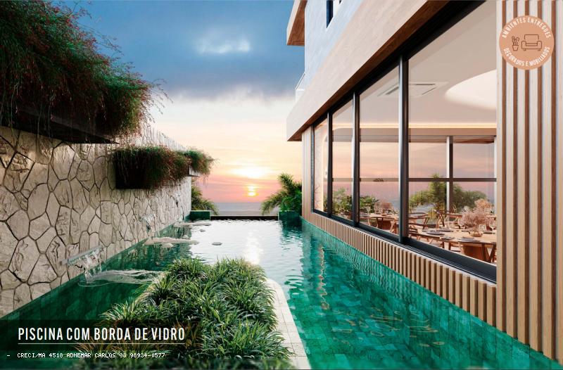 Piscina com borda de vidro