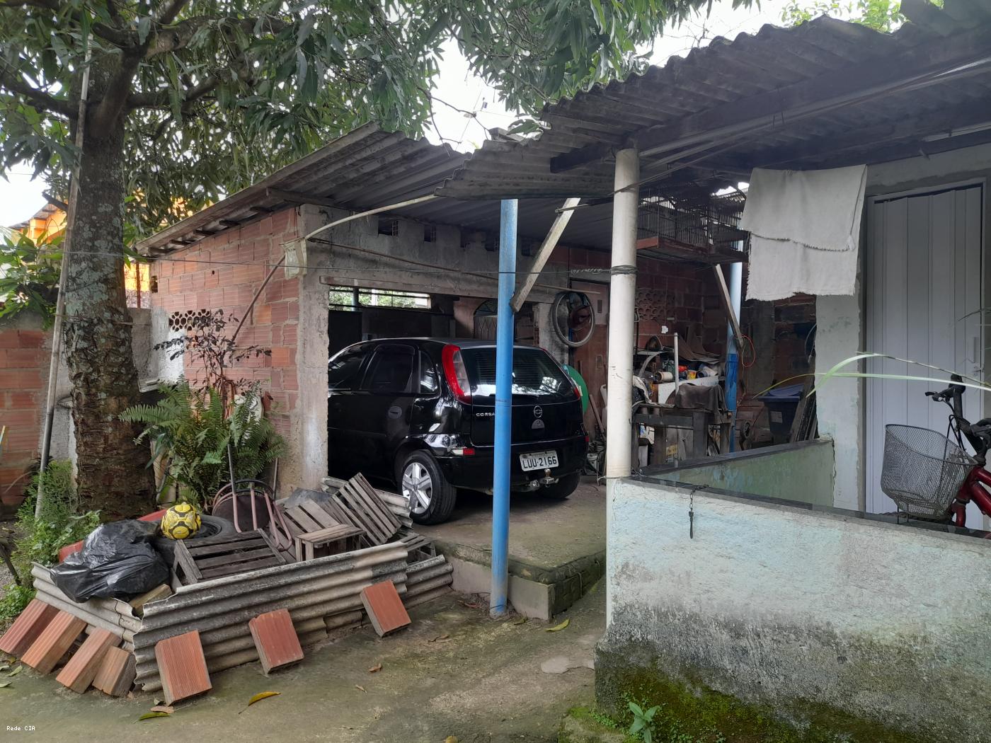 Casa da frente com garagem