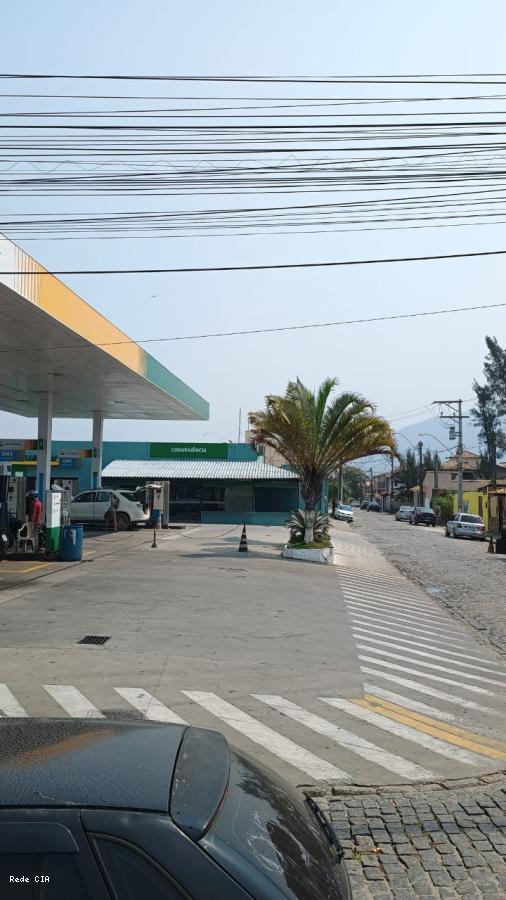 Posto BR na esquina da rua