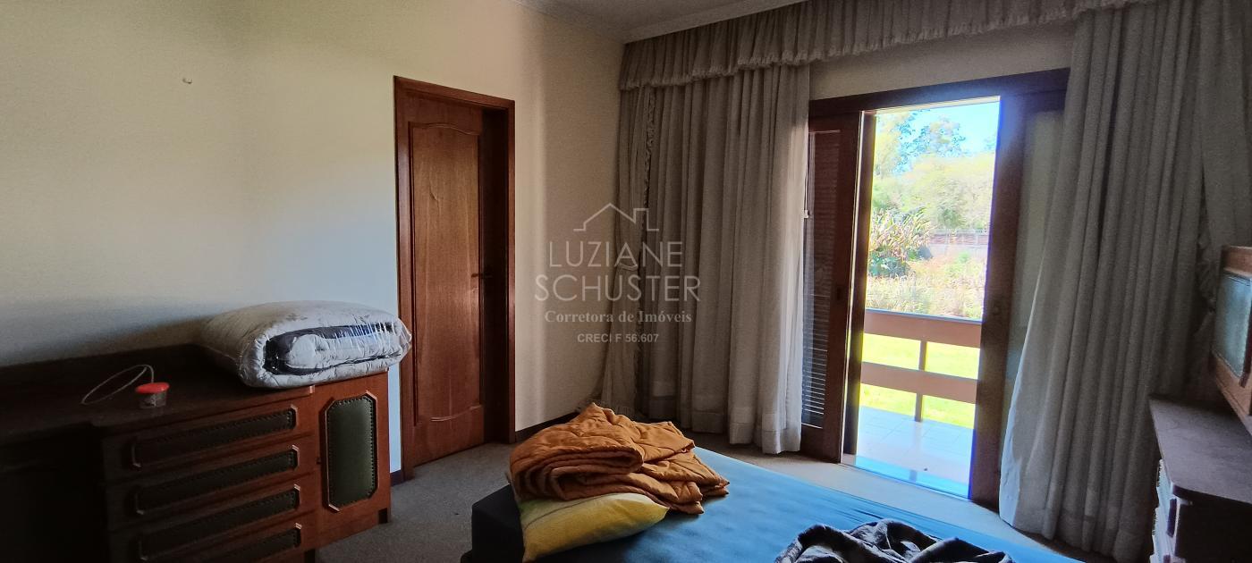 Suite fundos com sacada