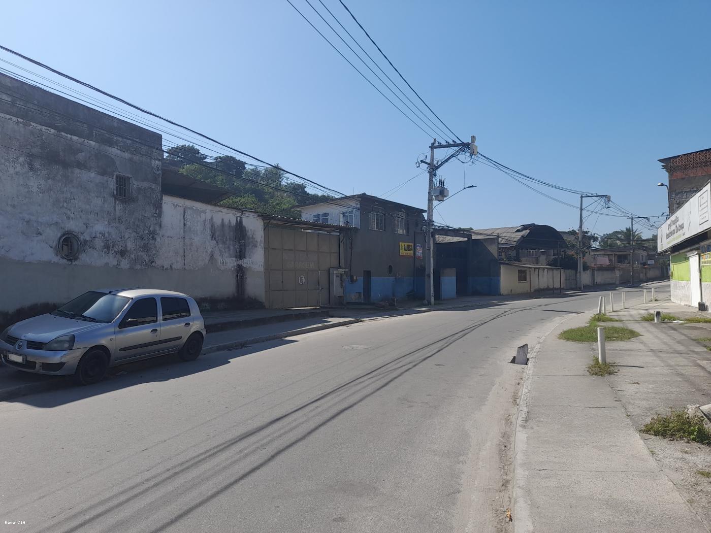 Rua em frente ao imvel