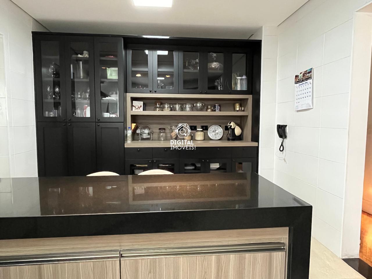 Cozinha com balco de granitoo