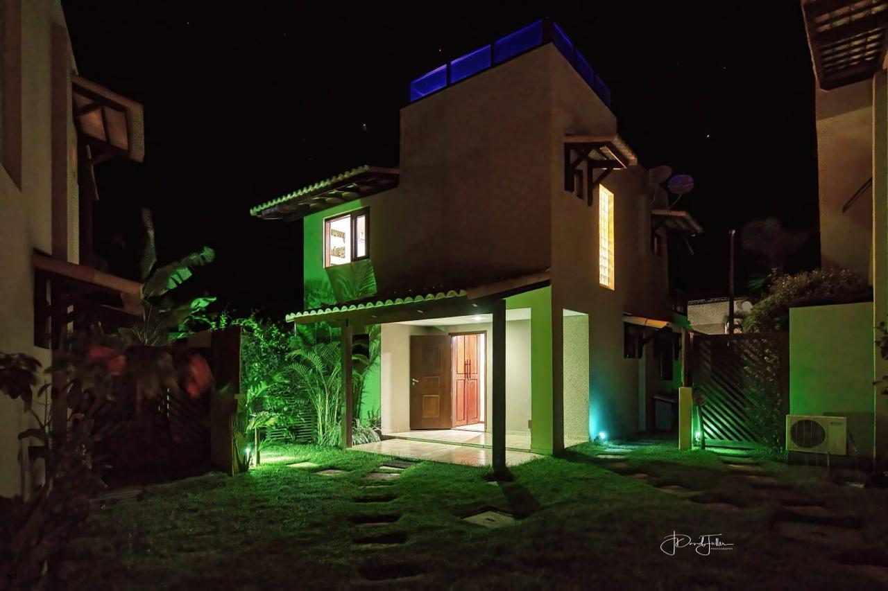 A casa de noite.