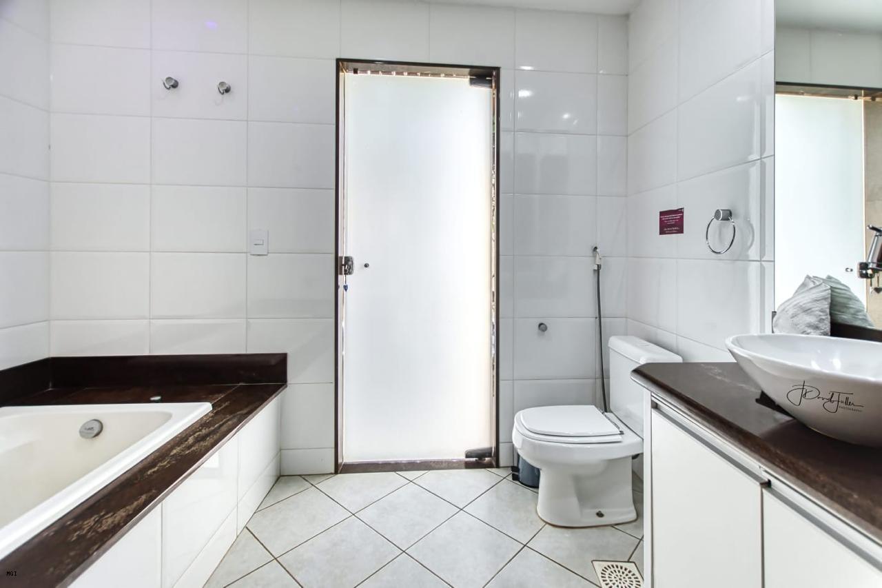WCB da 1a Suite com banheira de hidromassagem